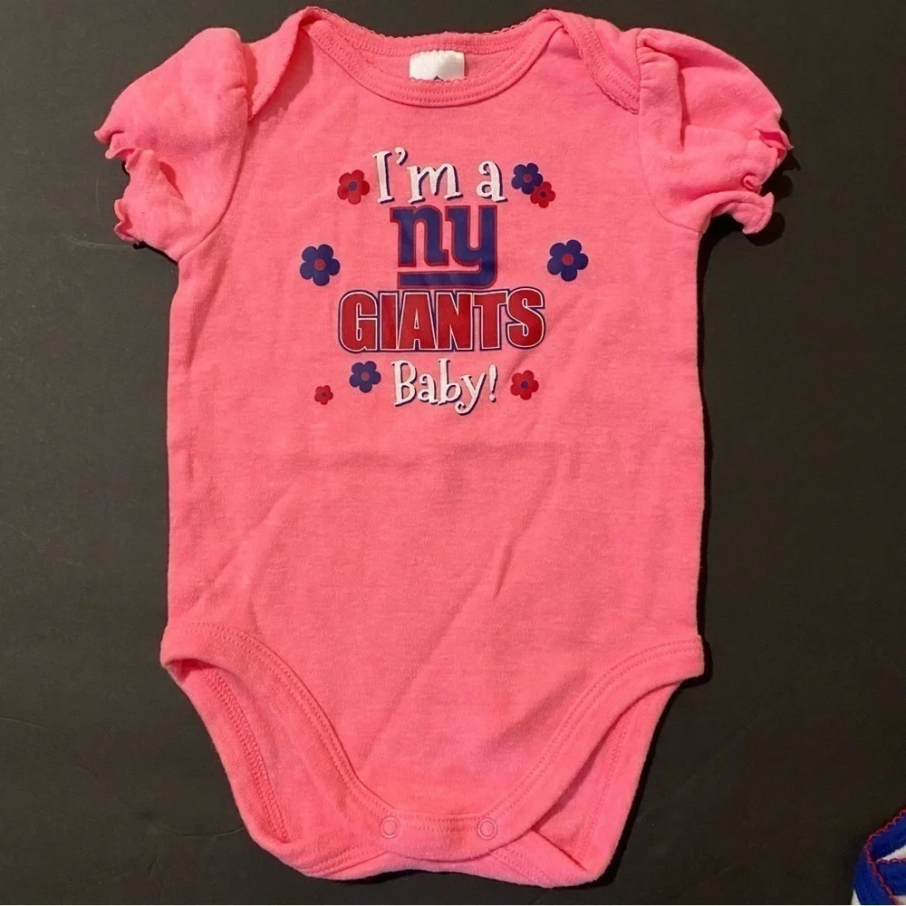NY Giants Girls Set of Three onesies 3-6 Months NWOT